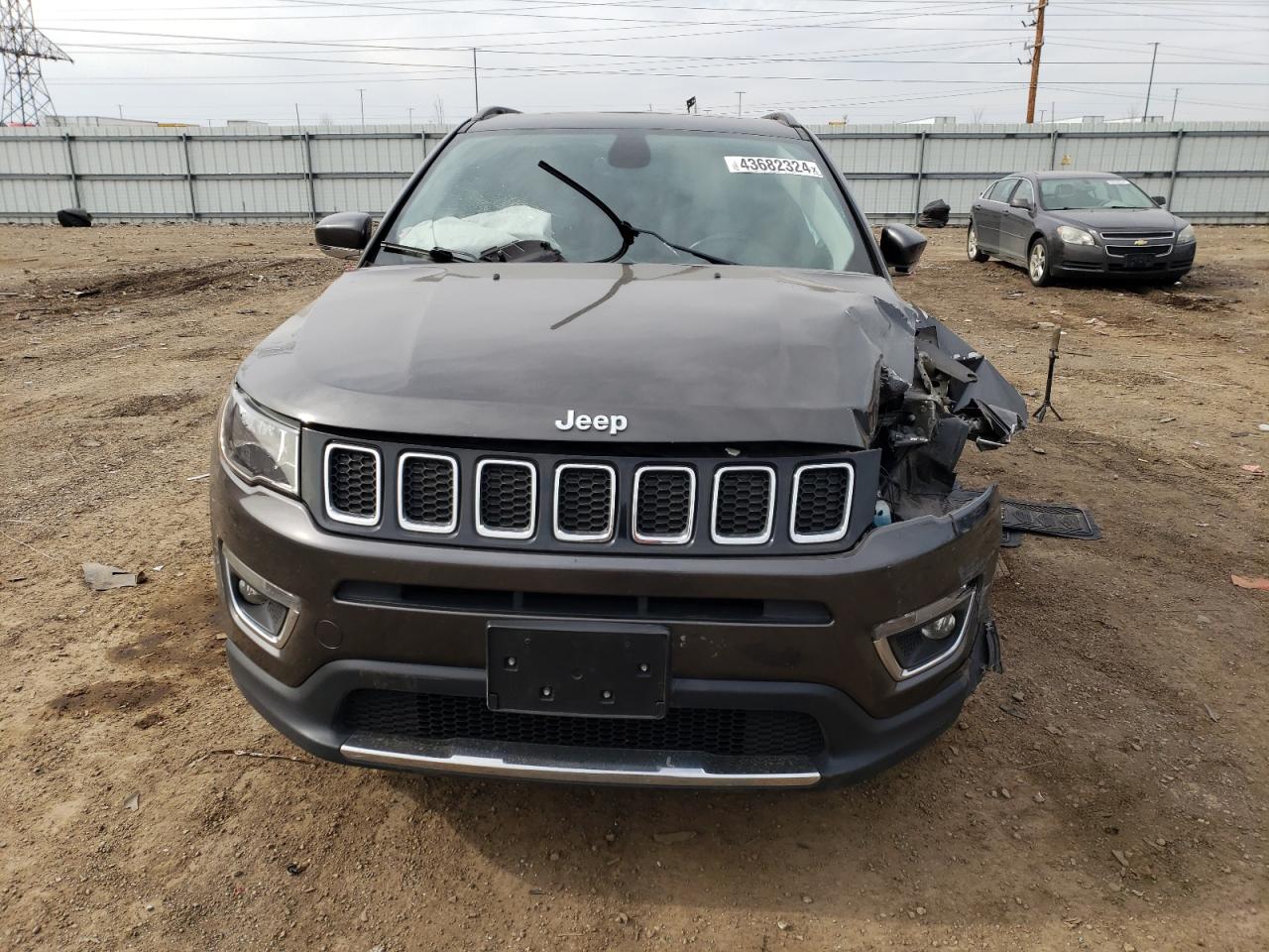 3C4NJDCB9JT457417  jeep compass 2018 IMG 4