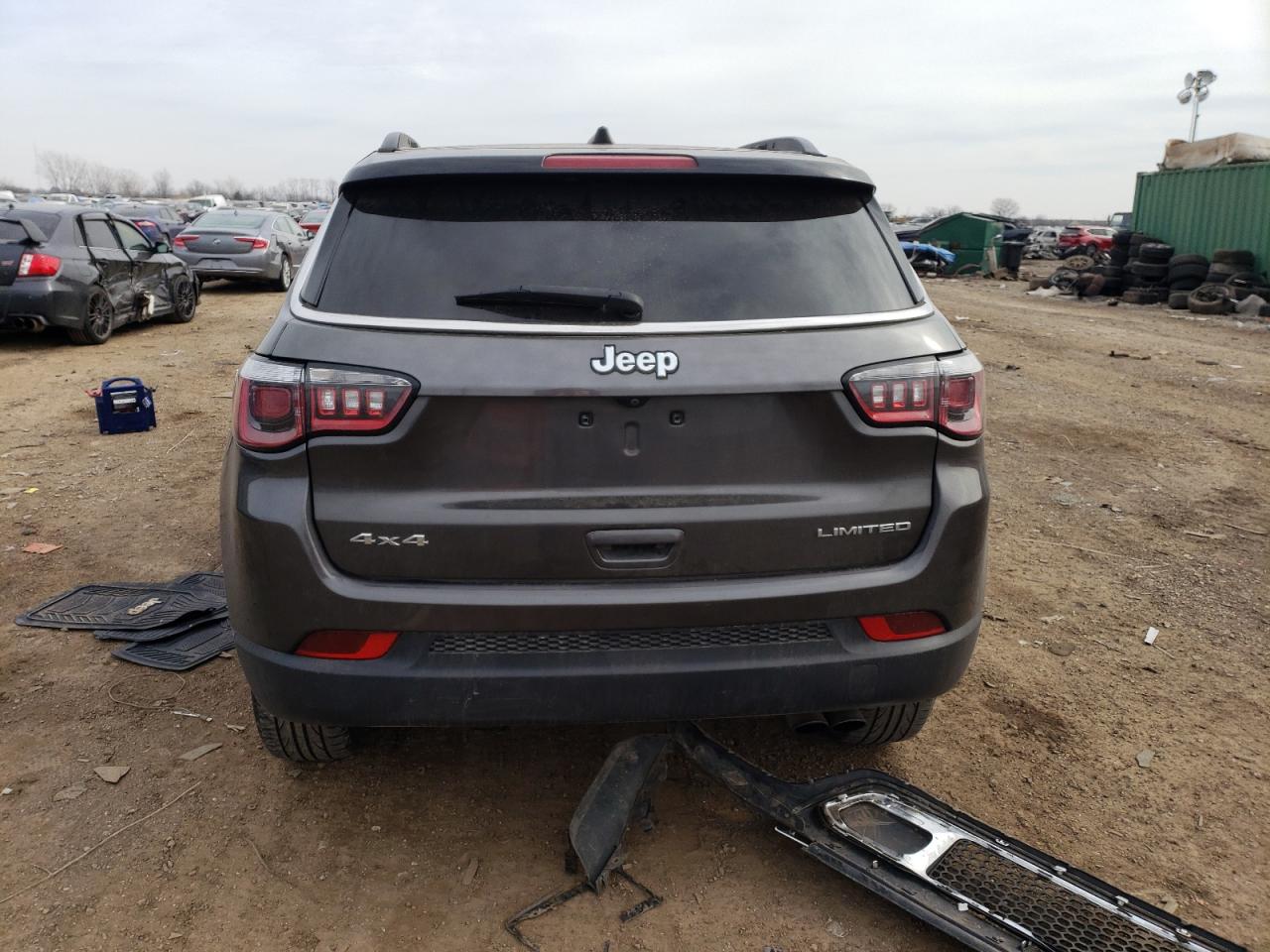 3C4NJDCB9JT457417  jeep compass 2018 IMG 5