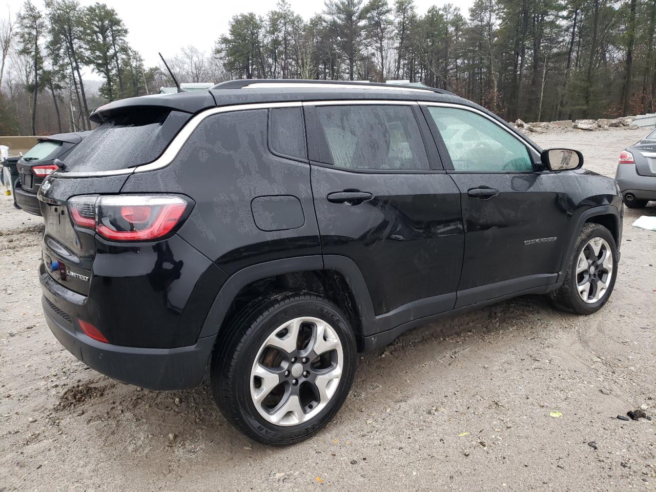 3C4NJDCBXJT332944  jeep compass 2018 IMG 2