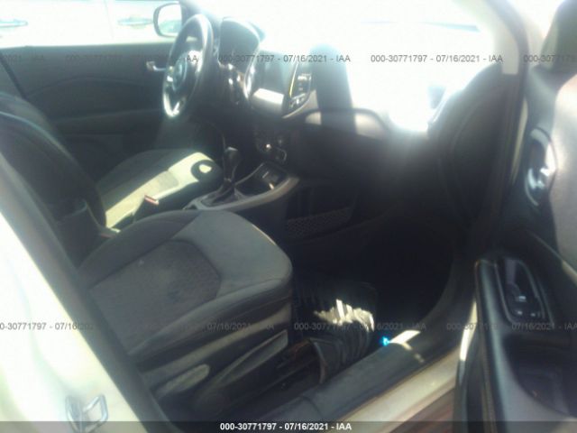 3C4NJCBB5KT615183  jeep compass 2019 IMG 4