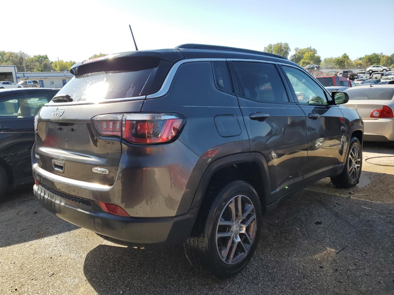 3C4NJDBB0KT755227  jeep compass 2019 IMG 2