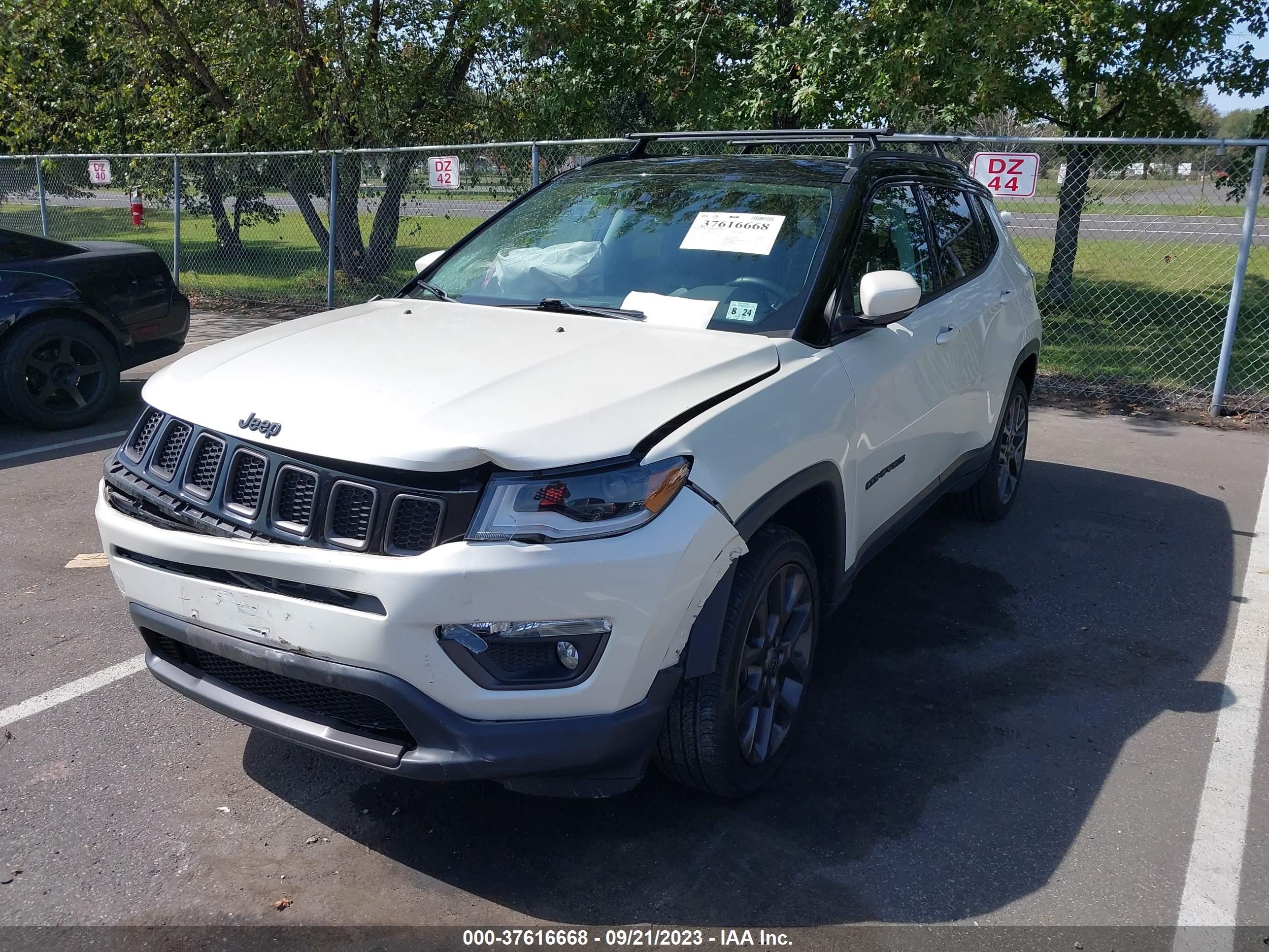 3C4NJDCB1KT742307  jeep compass 2019 IMG 1