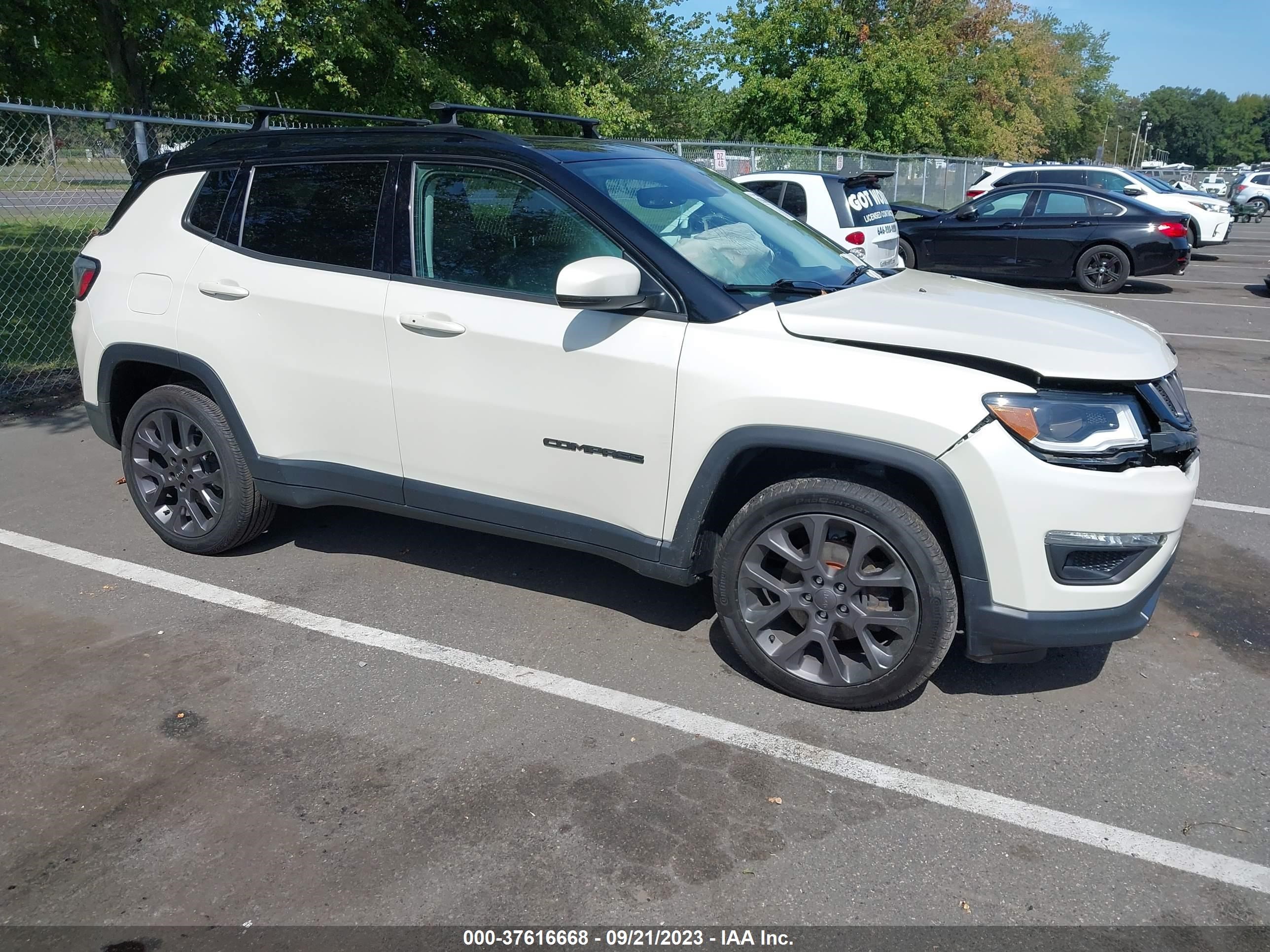 3C4NJDCB1KT742307  jeep compass 2019 IMG 3