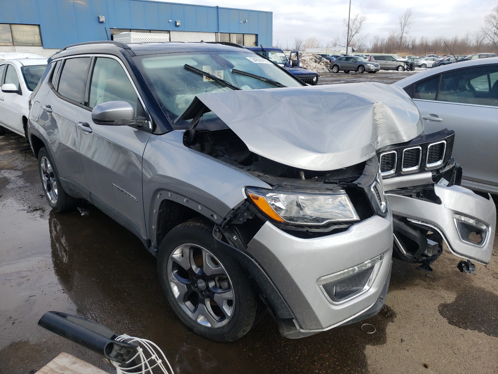 3C4NJDCB5LT145792  jeep compass 2019 IMG 0