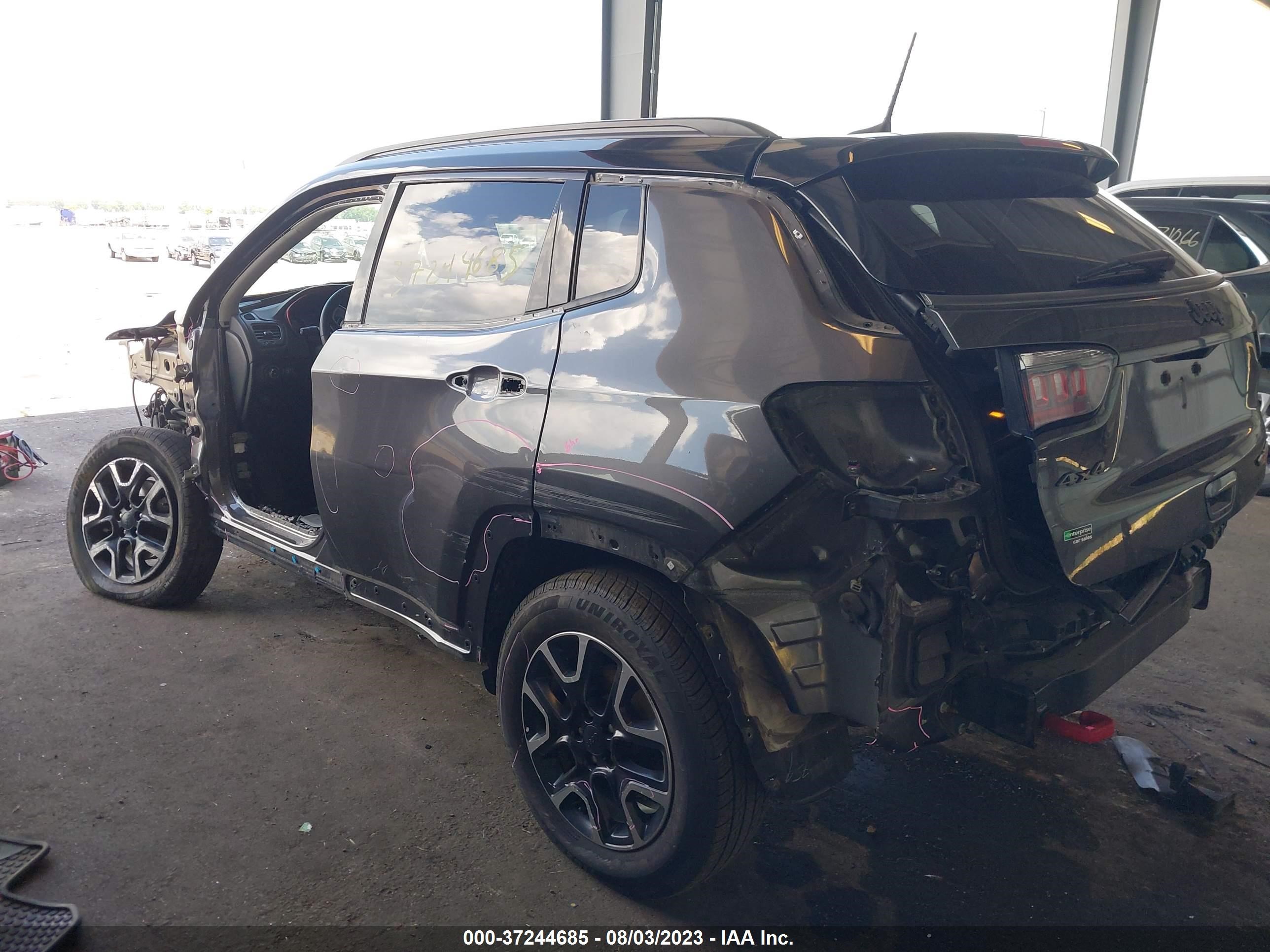 3C4NJDDB6KT765581  jeep compass 2019 IMG 2