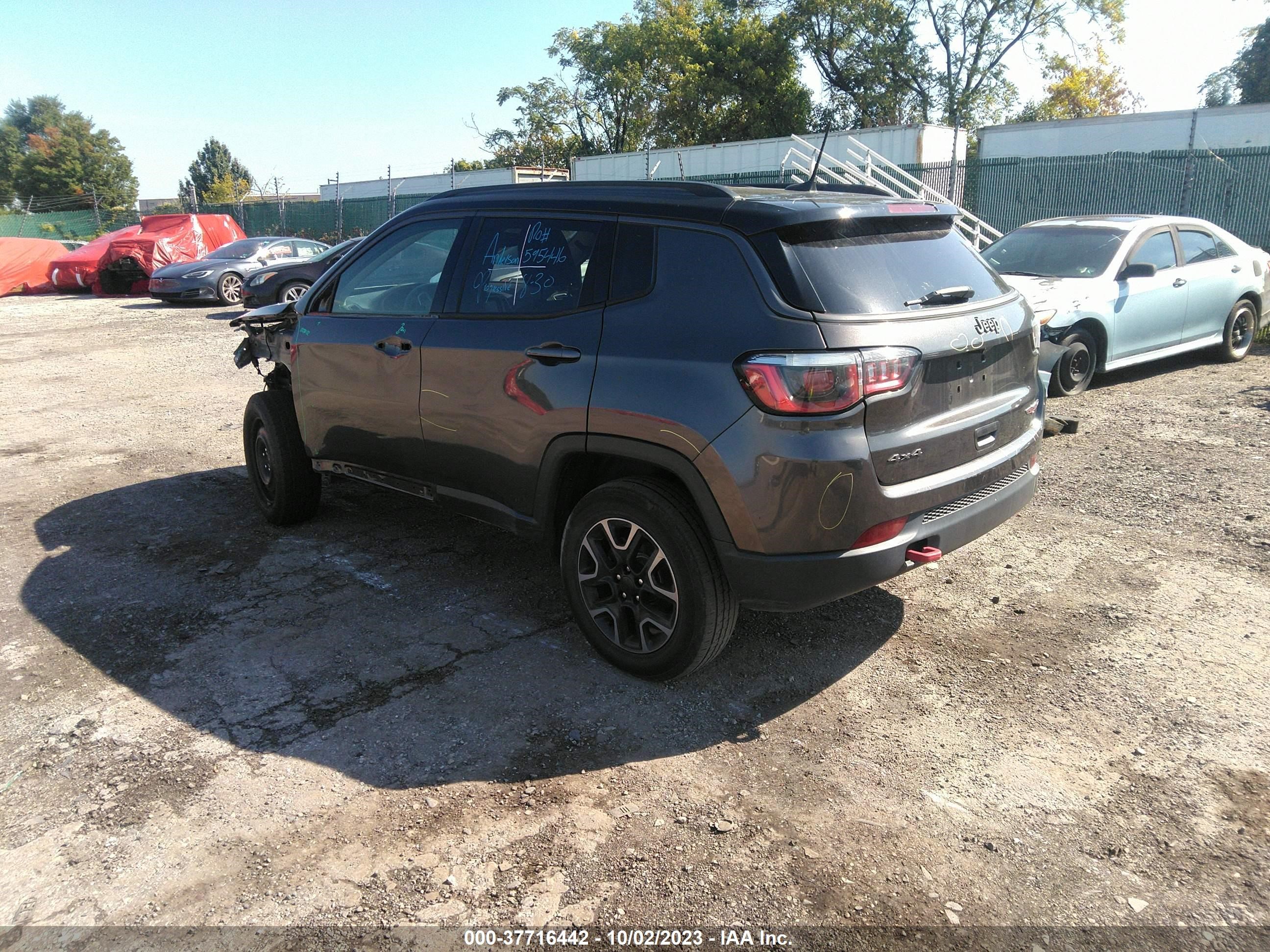 3C4NJDDBXKT627915  jeep compass 2019 IMG 2