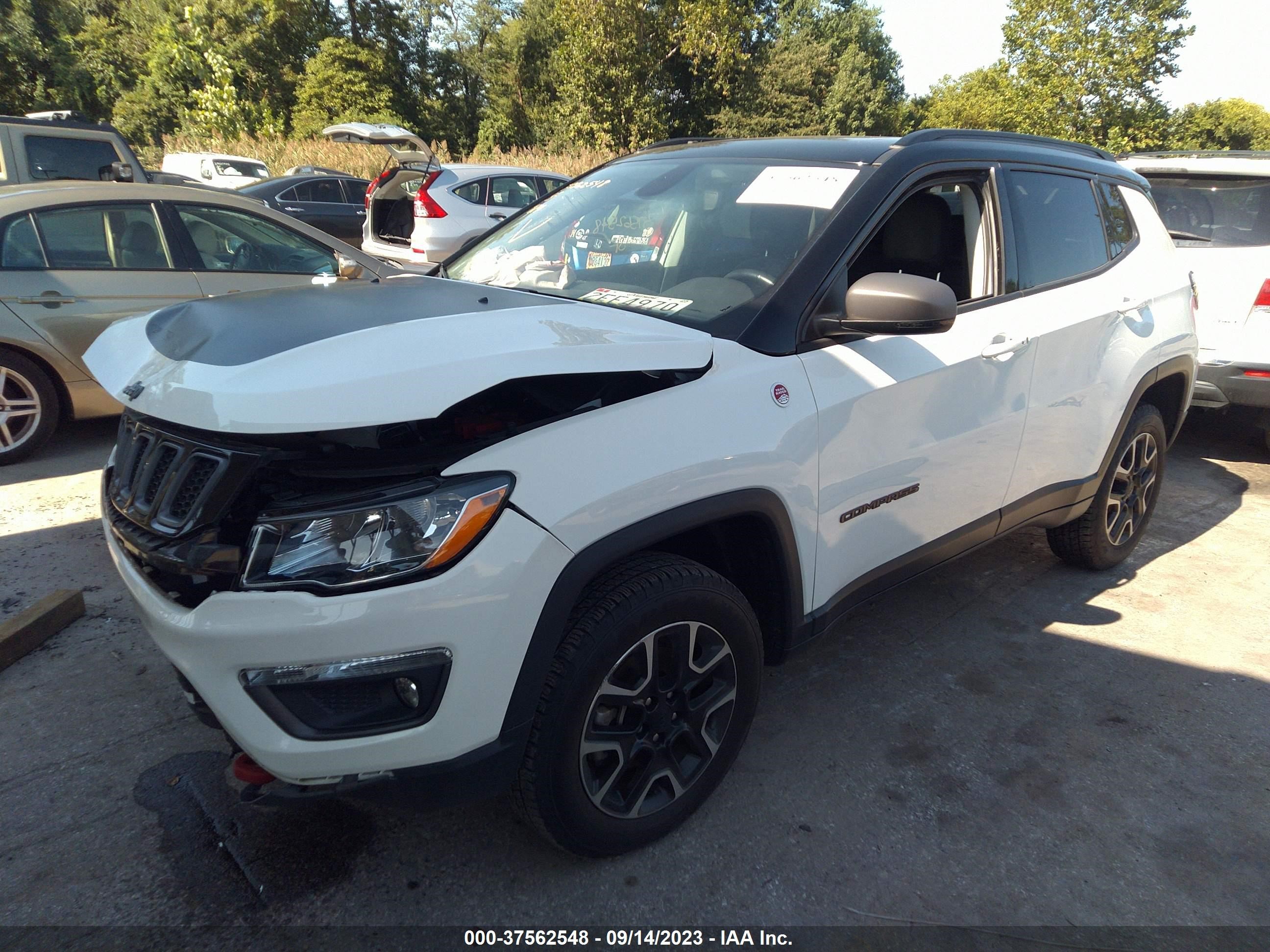 3C4NJDDBXKT799281  jeep compass 2019 IMG 1