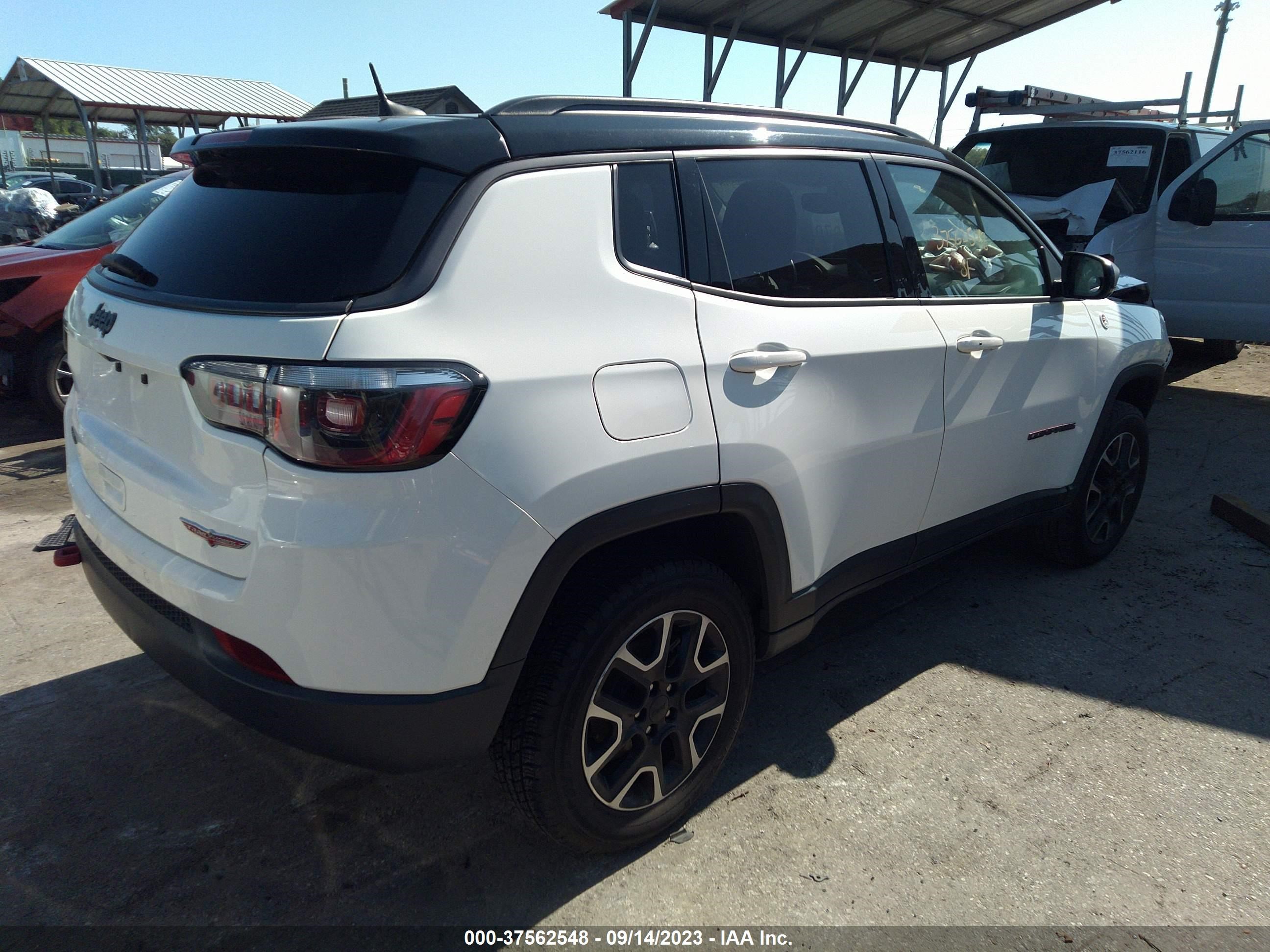 3C4NJDDBXKT799281  jeep compass 2019 IMG 3