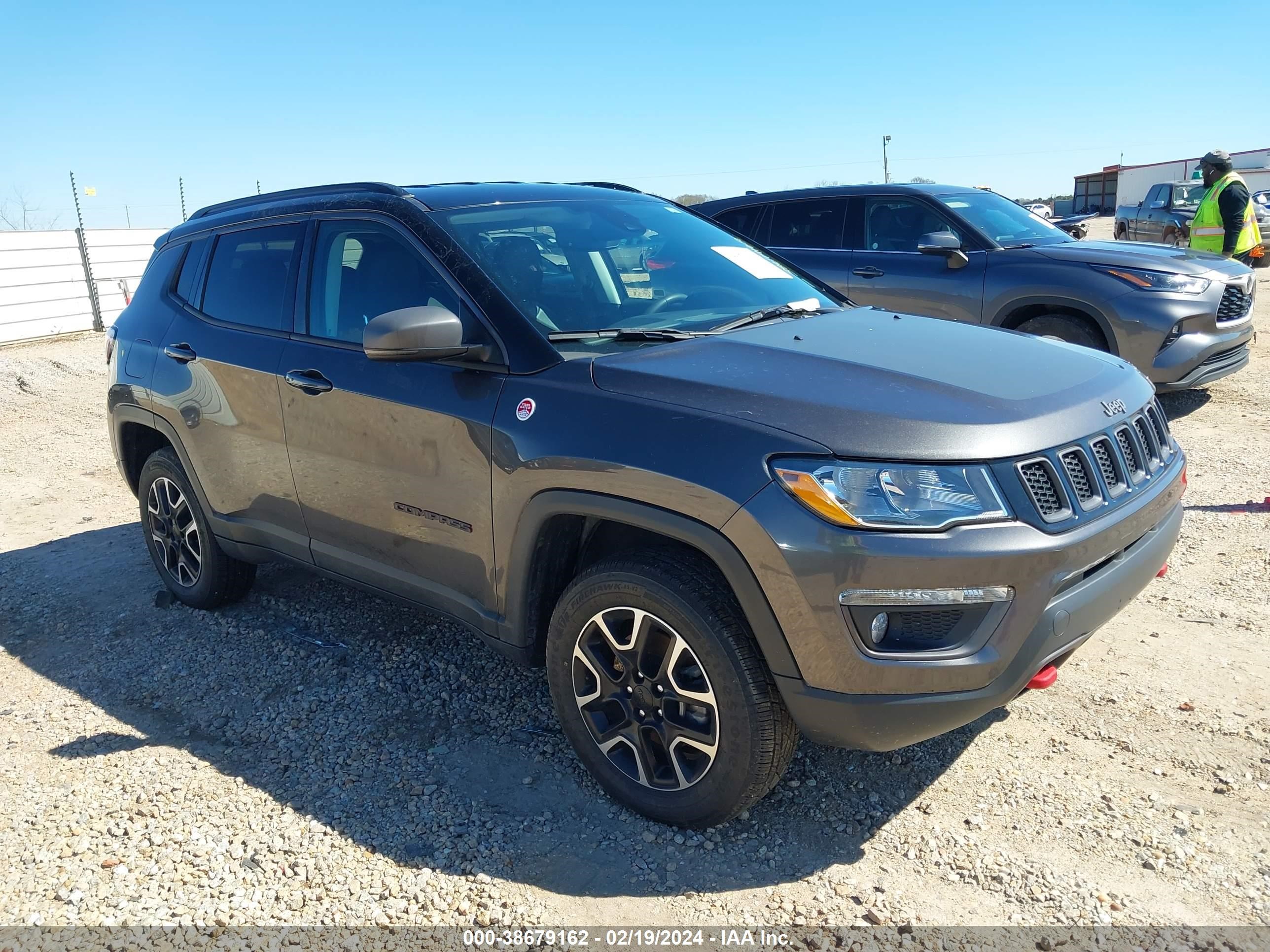 3C4NJDDB9MT523824  jeep compass 2021 IMG 0