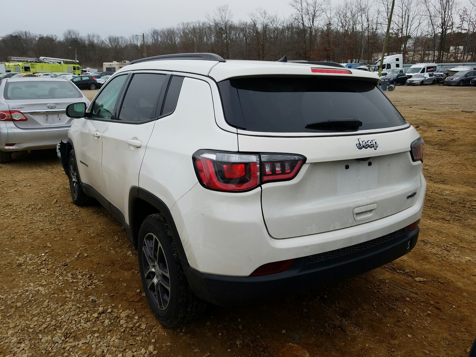 3C4NJCBB1JT503172  jeep compass la 2018 IMG 2