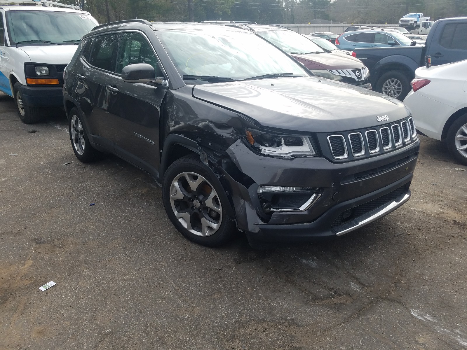 3C4NJCCB0JT406558  jeep compass li 2018 IMG 0