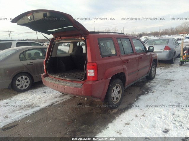 1J4NF2GB7AD601174  jeep patriot 2010 IMG 3