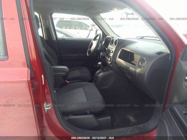 1J4NF2GB7AD601174  jeep patriot 2010 IMG 4