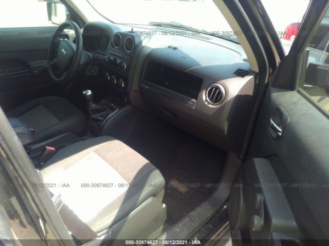 1J4NT1GA8AD638616  jeep patriot 2010 IMG 4