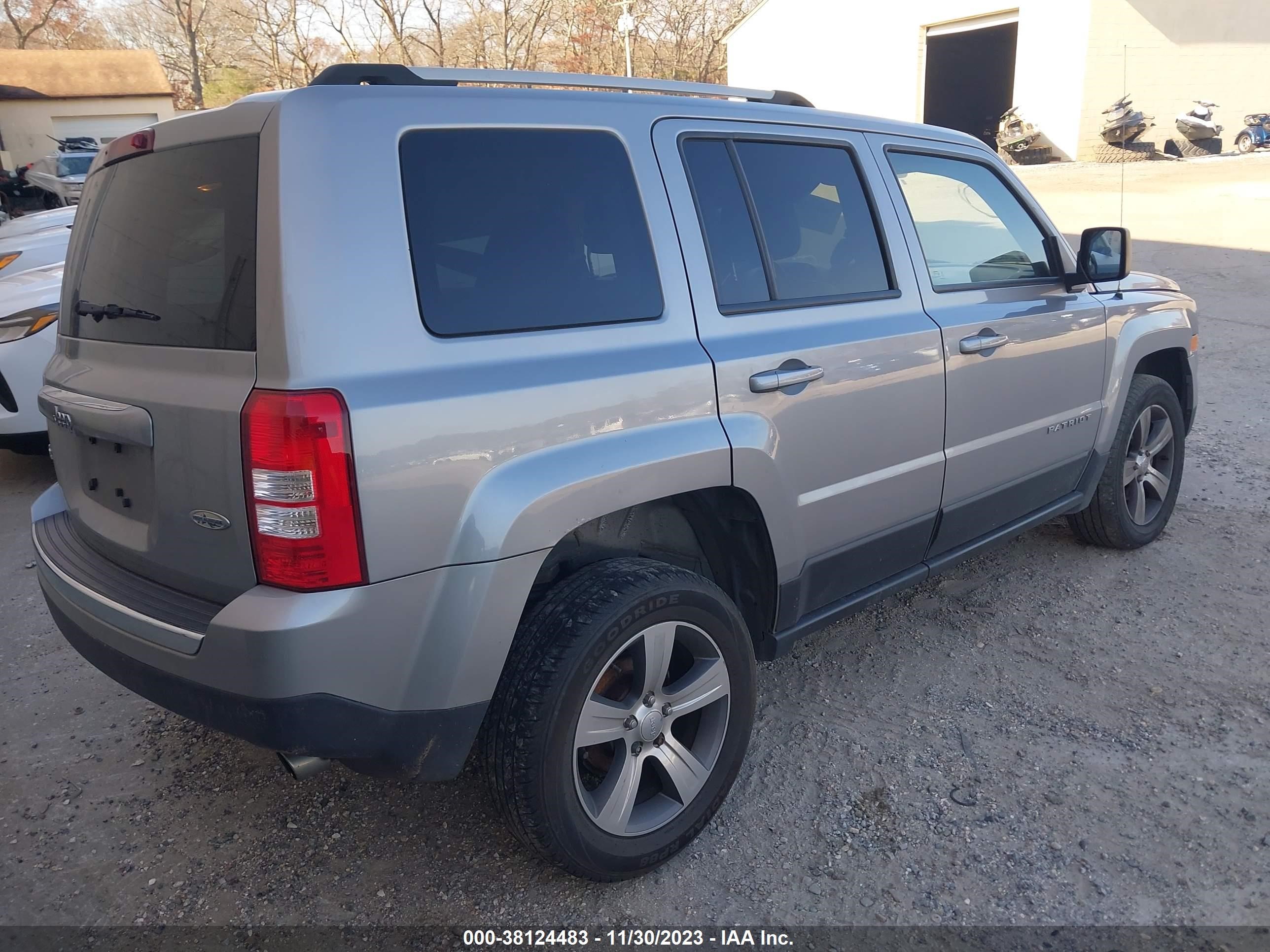 1C4NJRFB8HD205327  jeep patriot 2016 IMG 3