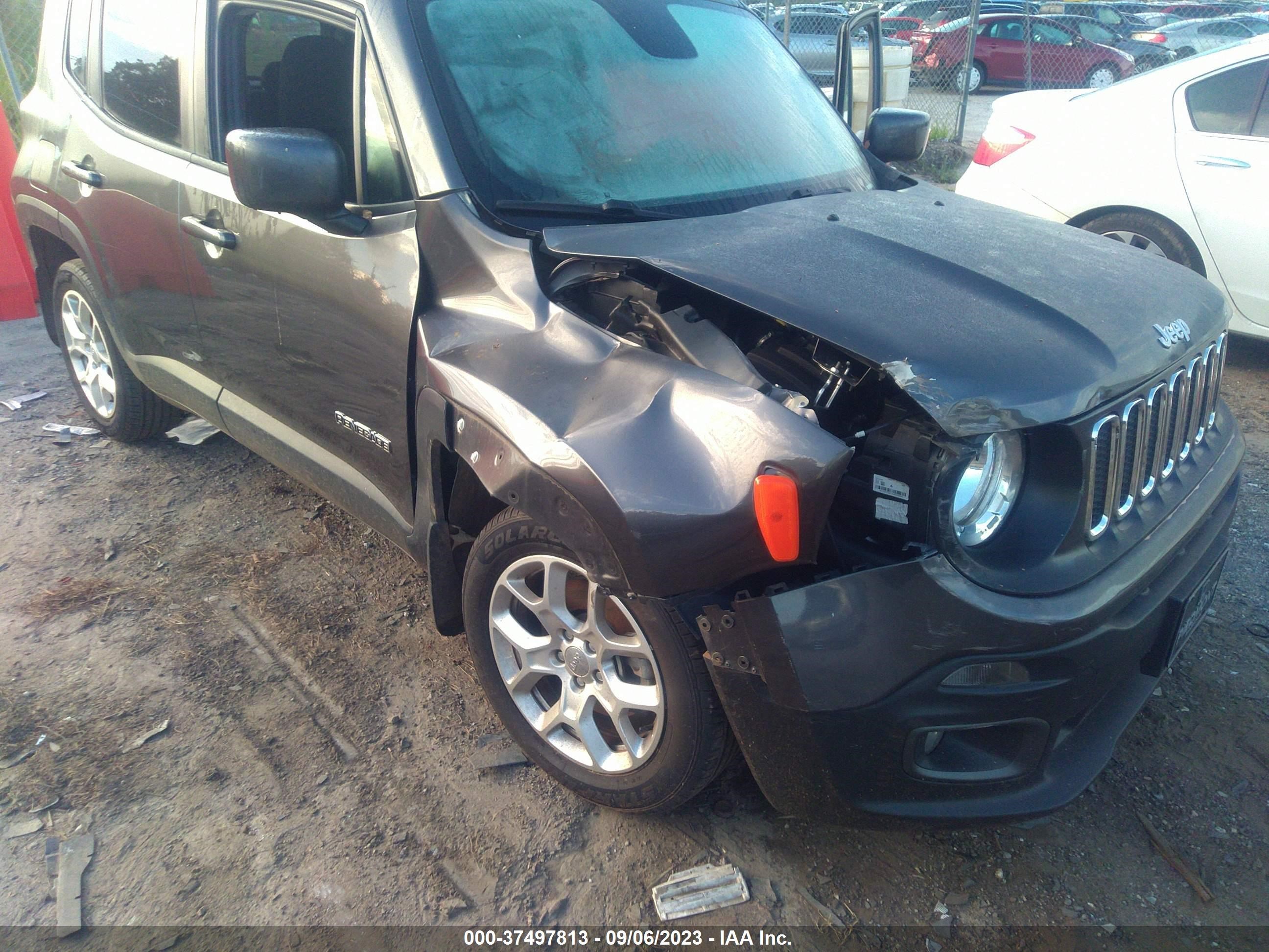 ZACCJABB9JPJ52107  jeep renegade 2018 IMG 5