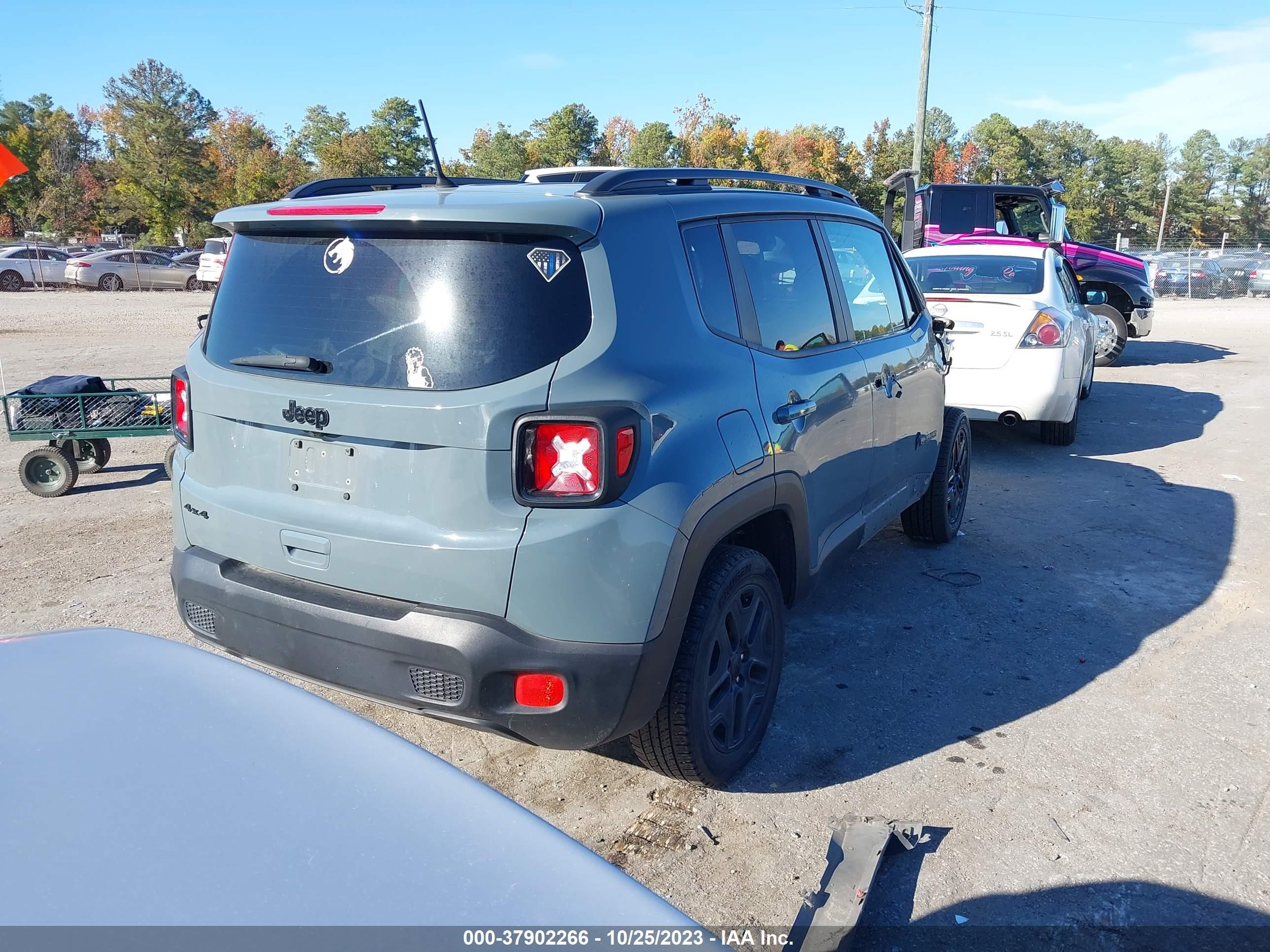 ZACCJBAB4JPH90386  jeep renegade 2018 IMG 3