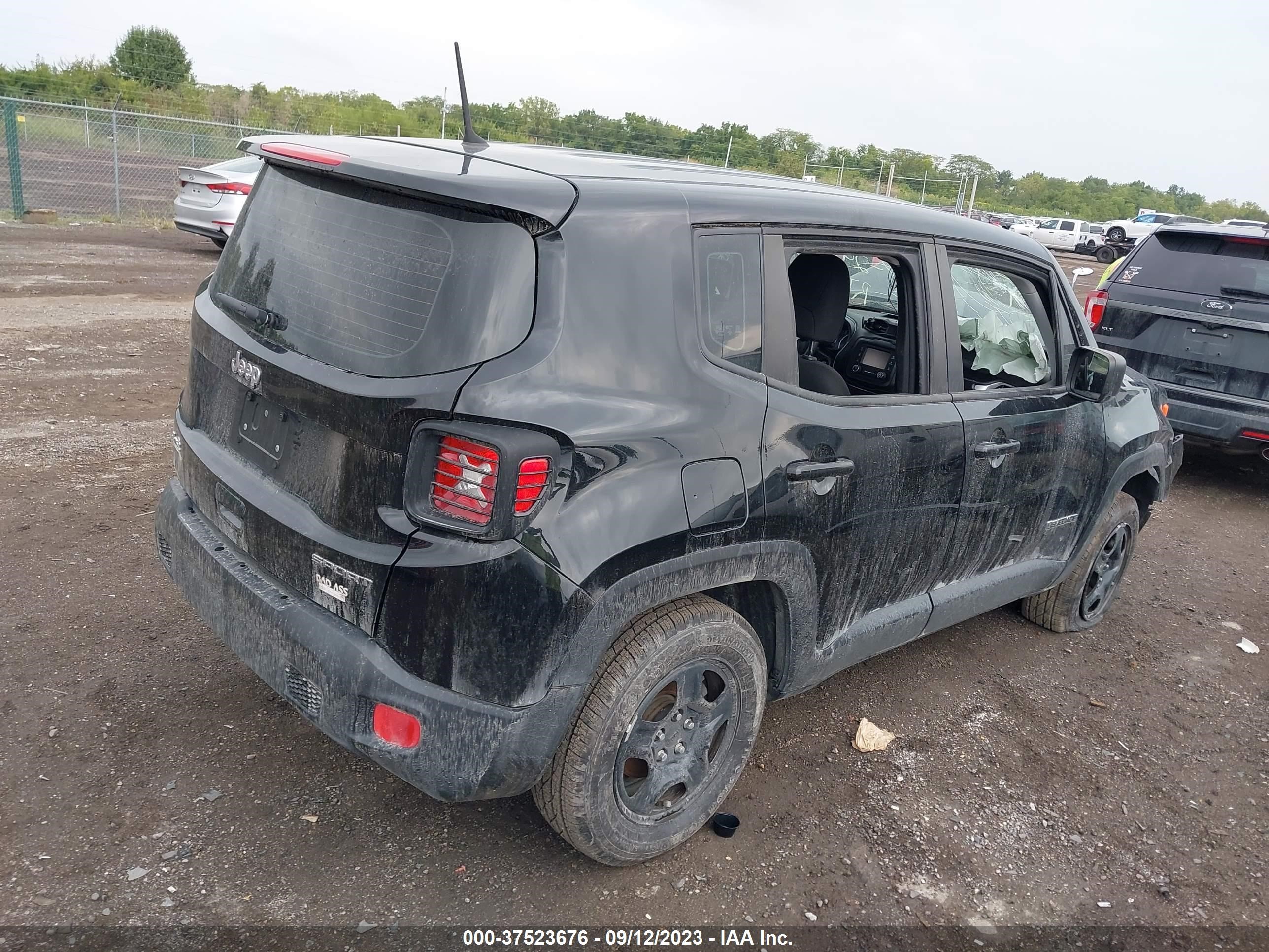 ZACCJBAB7JPH14211  jeep renegade 2018 IMG 3