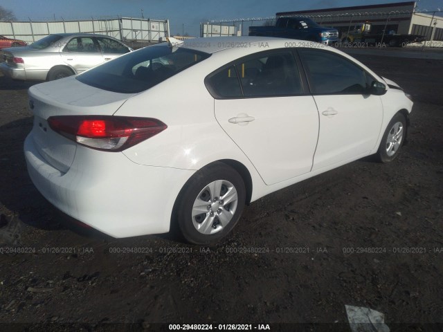 3KPFK4A78HE051448  kia forte 2017 IMG 3