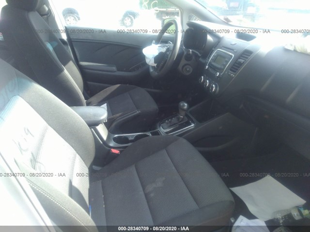 3KPFK4A78HE081324  kia forte 2017 IMG 4