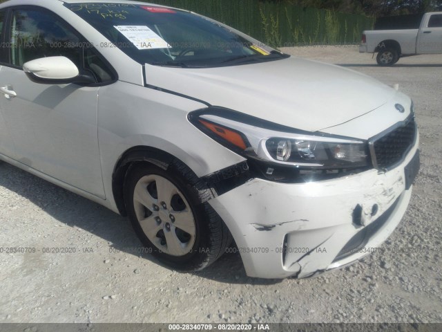 3KPFK4A78HE081324  kia forte 2017 IMG 5