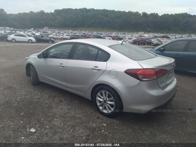 3KPFL4A73HE076724  kia forte 2017 IMG 2