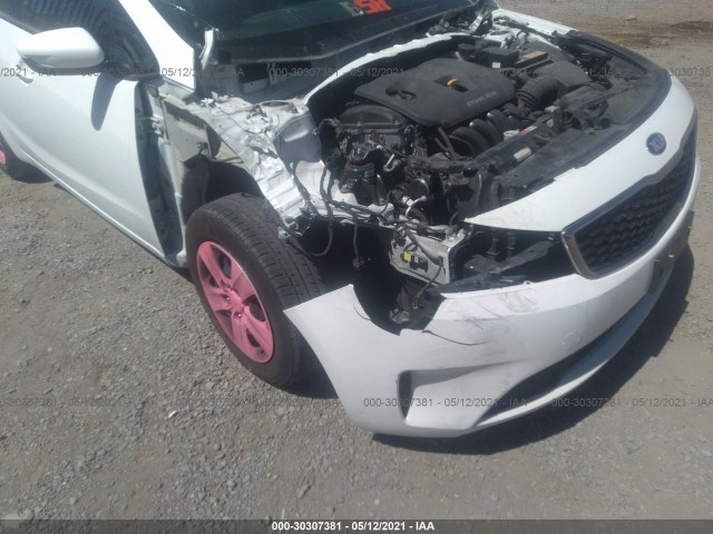 3KPFL4A7XHE058365  kia forte 2017 IMG 5