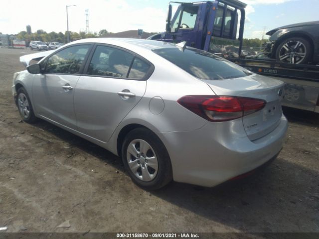 3KPFK4A7XJE175288  kia forte 2017 IMG 2