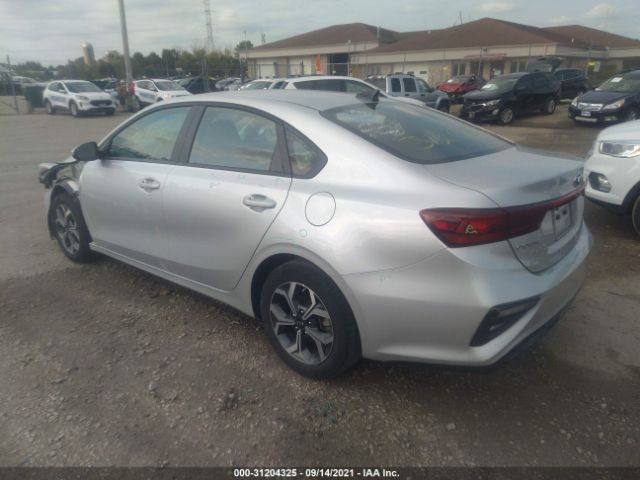 3KPF24AD7KE052717  kia forte 2018 IMG 2