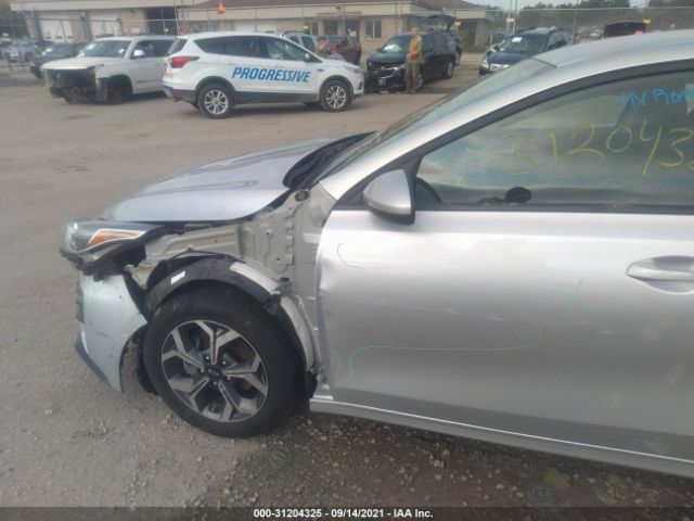 3KPF24AD7KE052717  kia forte 2018 IMG 5