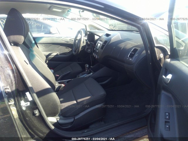 3KPFK4A76JE279941  kia forte 2018 IMG 4