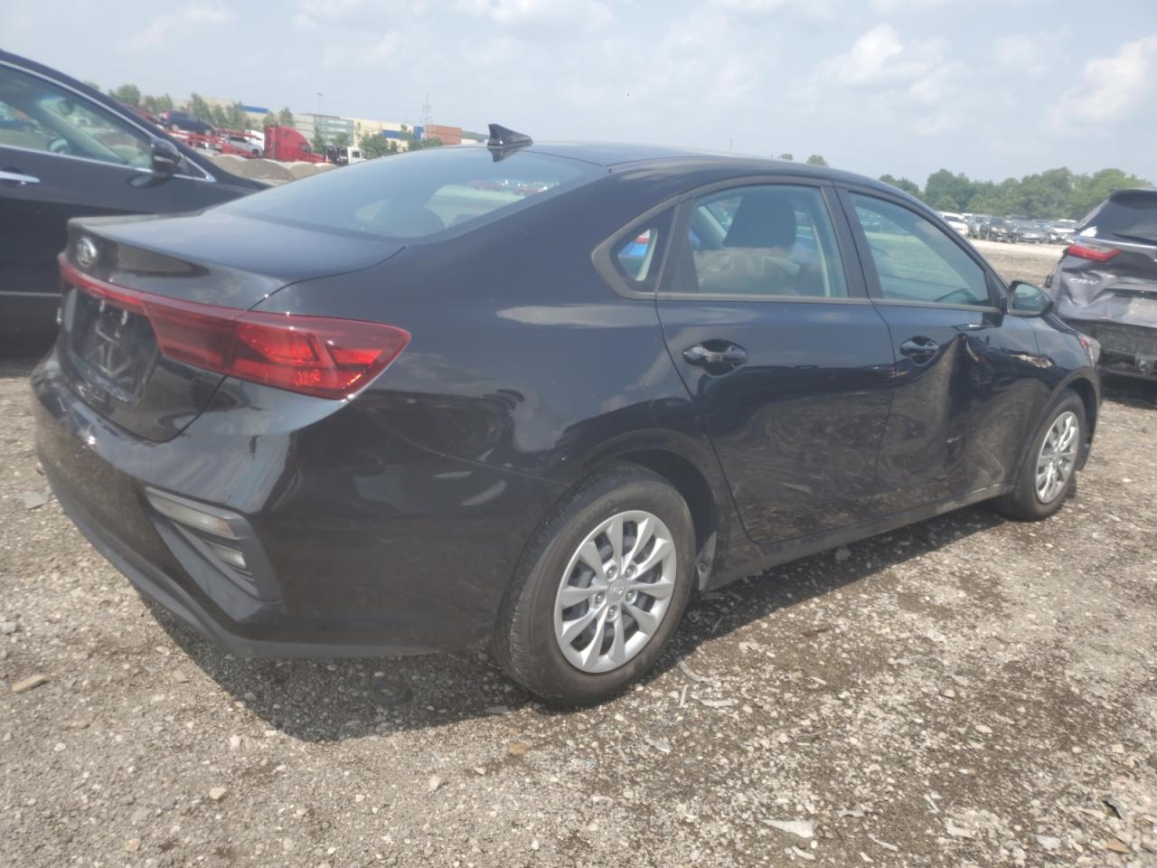 3KPF24AD9ME311582  kia forte 2021 IMG 2