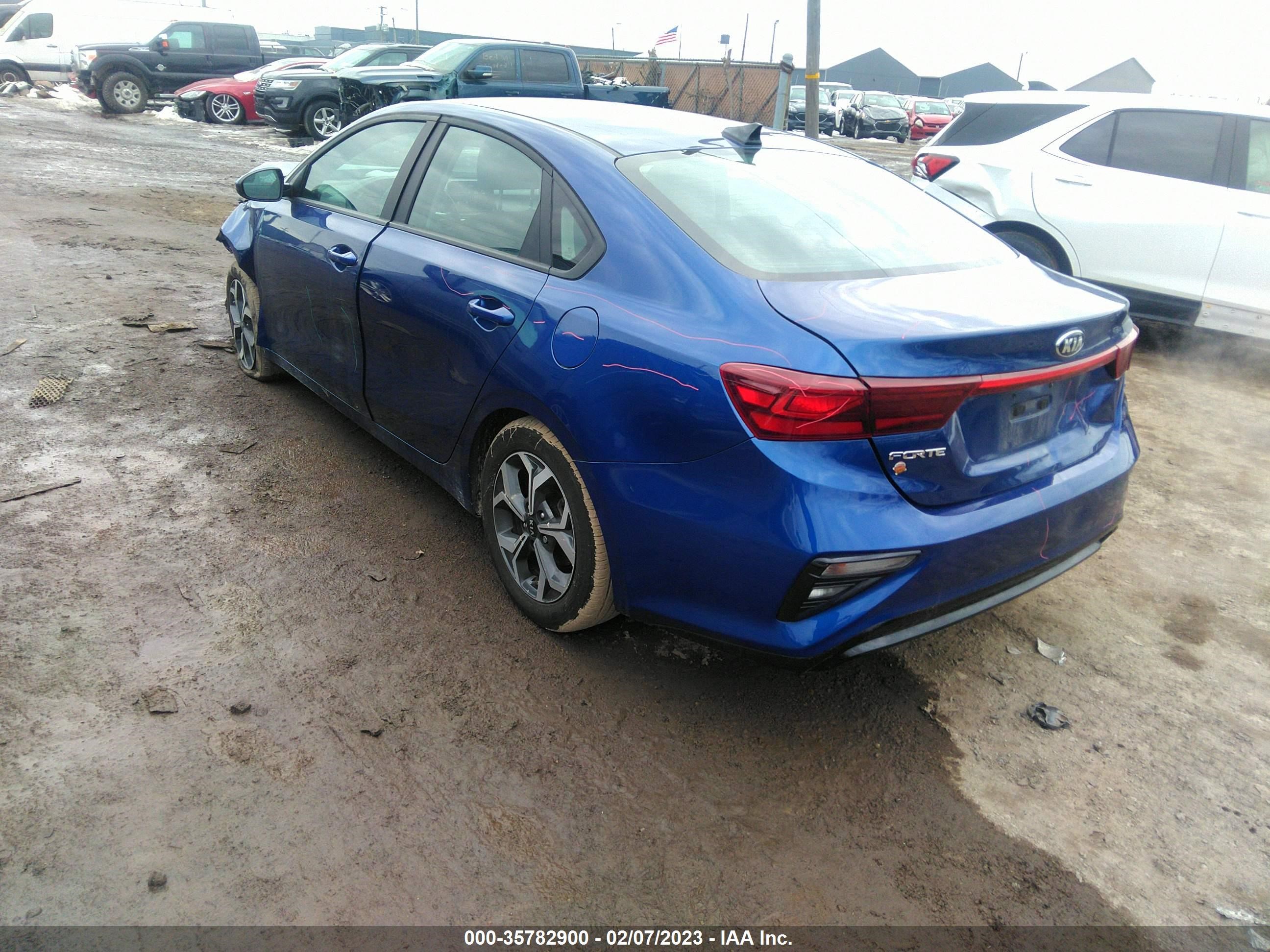 3KPF24AD2ME389721  kia forte 2021 IMG 2