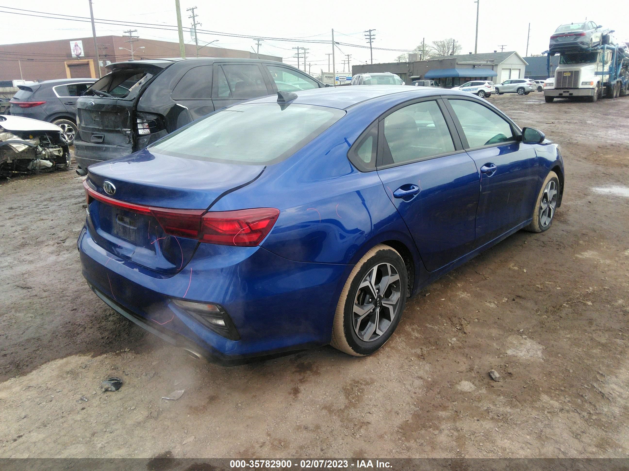 3KPF24AD2ME389721  kia forte 2021 IMG 3