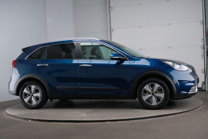 KNACC81CGH5015229  kia niro 2016 IMG 5