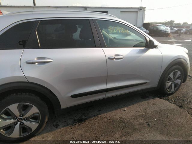 KNDCB3LC3J5119180  kia niro 2018 IMG 5