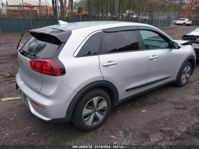 KNDCB3LC9H5050201  kia niro 2017 IMG 3