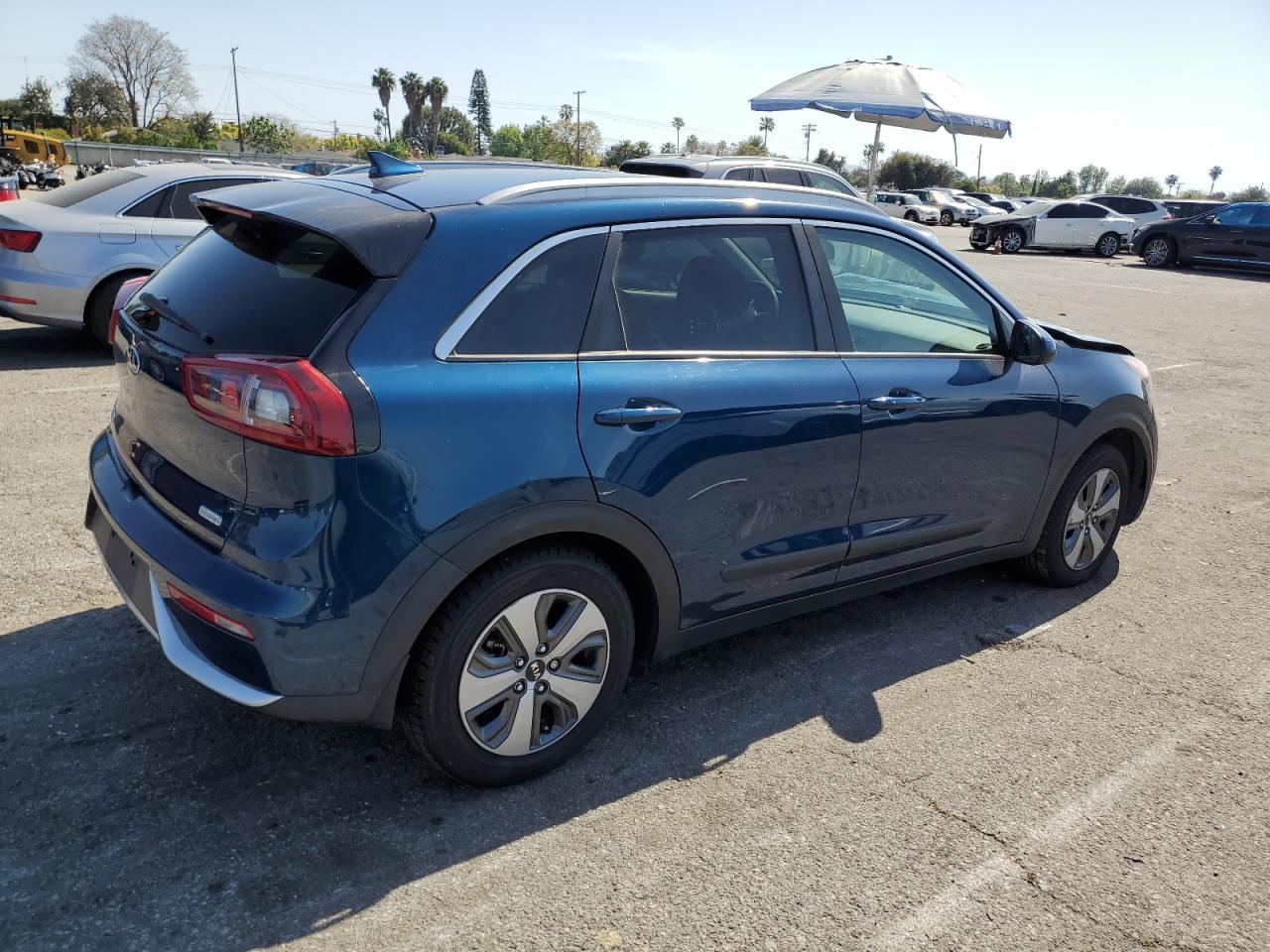 KNDCB3LC3J5161008  kia niro 2018 IMG 2