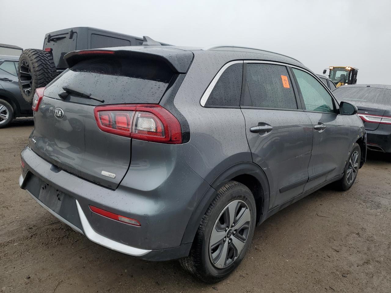 KNDCB3LC9J5200121  kia niro 2018 IMG 2