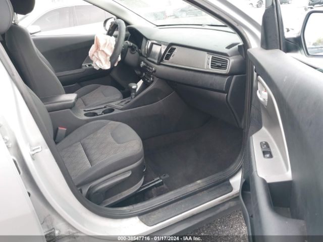 KNDCB3LCXJ5160941  kia niro 2018 IMG 4