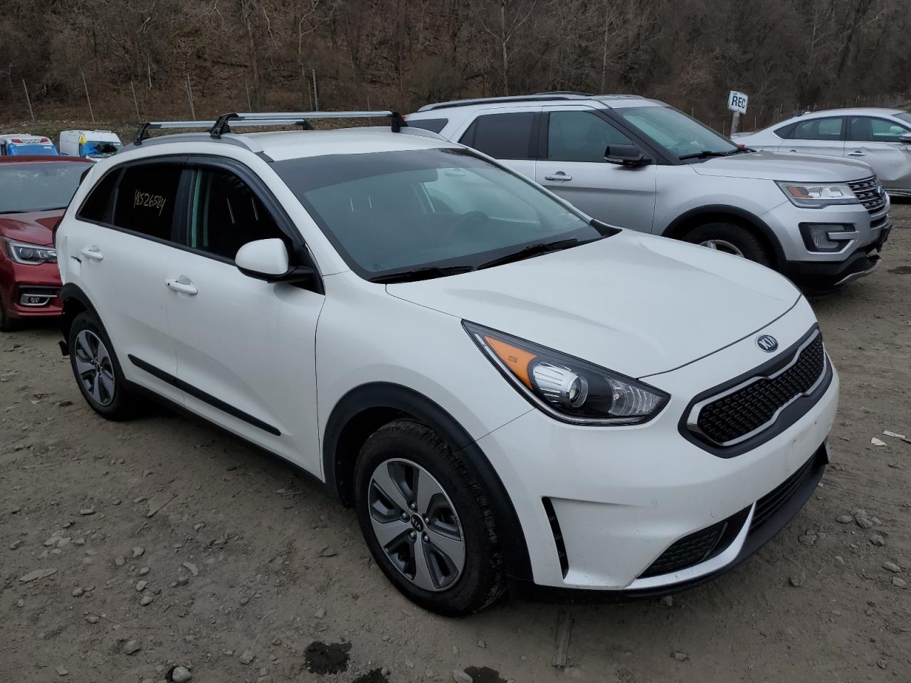 KNDCB3LCXJ5203884  kia niro 2018 IMG 3