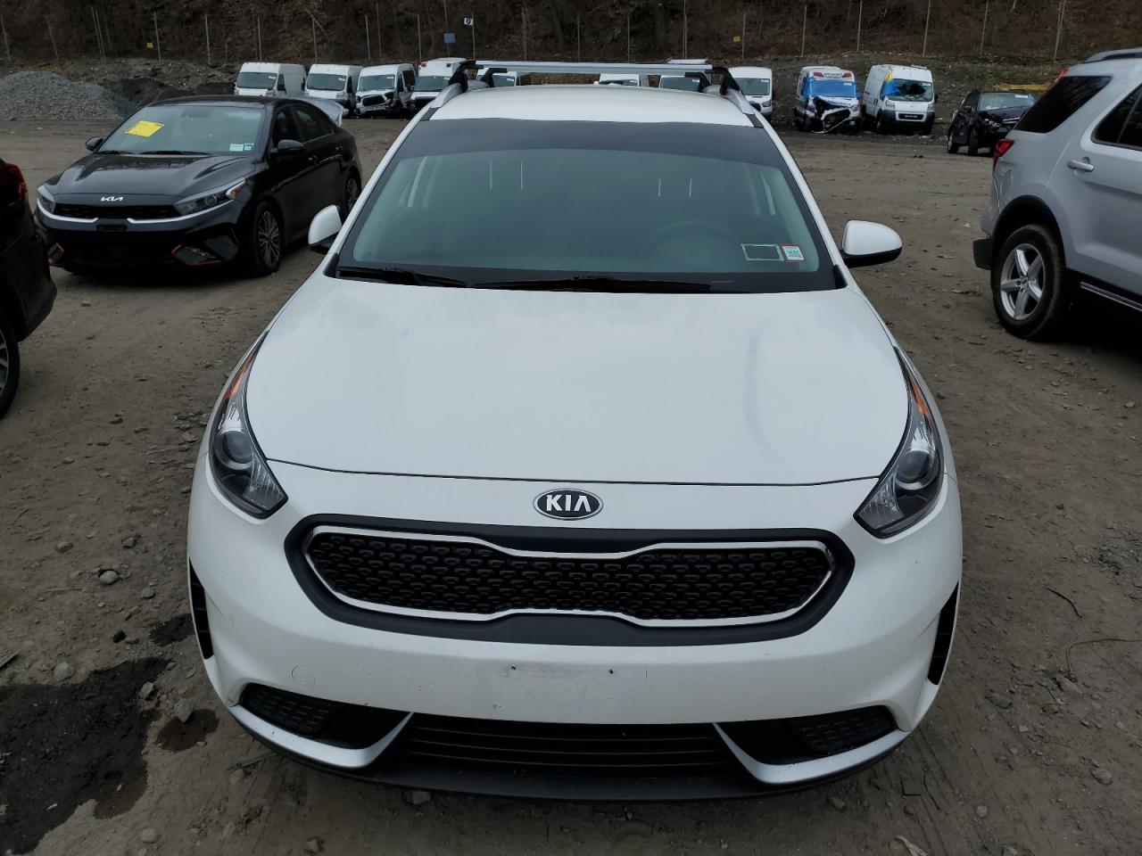 KNDCB3LCXJ5203884  kia niro 2018 IMG 4