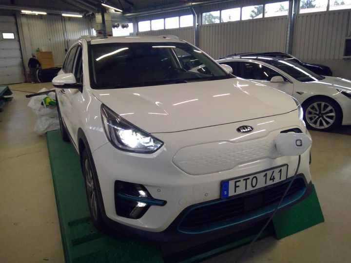 KNACC81GFK5004974  kia niro 2019 IMG 0