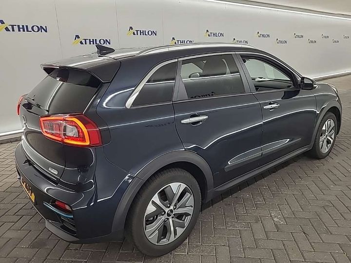 KNACC81GFK5010983  kia niro 2019 IMG 2