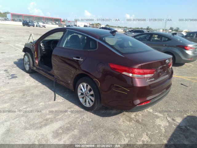 5XXGU4L39HG177303  kia optima 2017 IMG 2