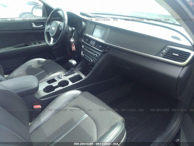 5XXGT4L38JG253022  kia optima 2018 IMG 4