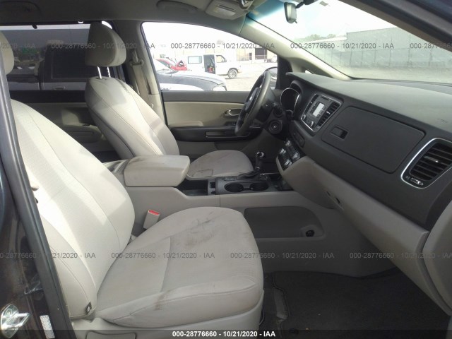 KNDMB5C17G6102867  kia sedona 2016 IMG 4