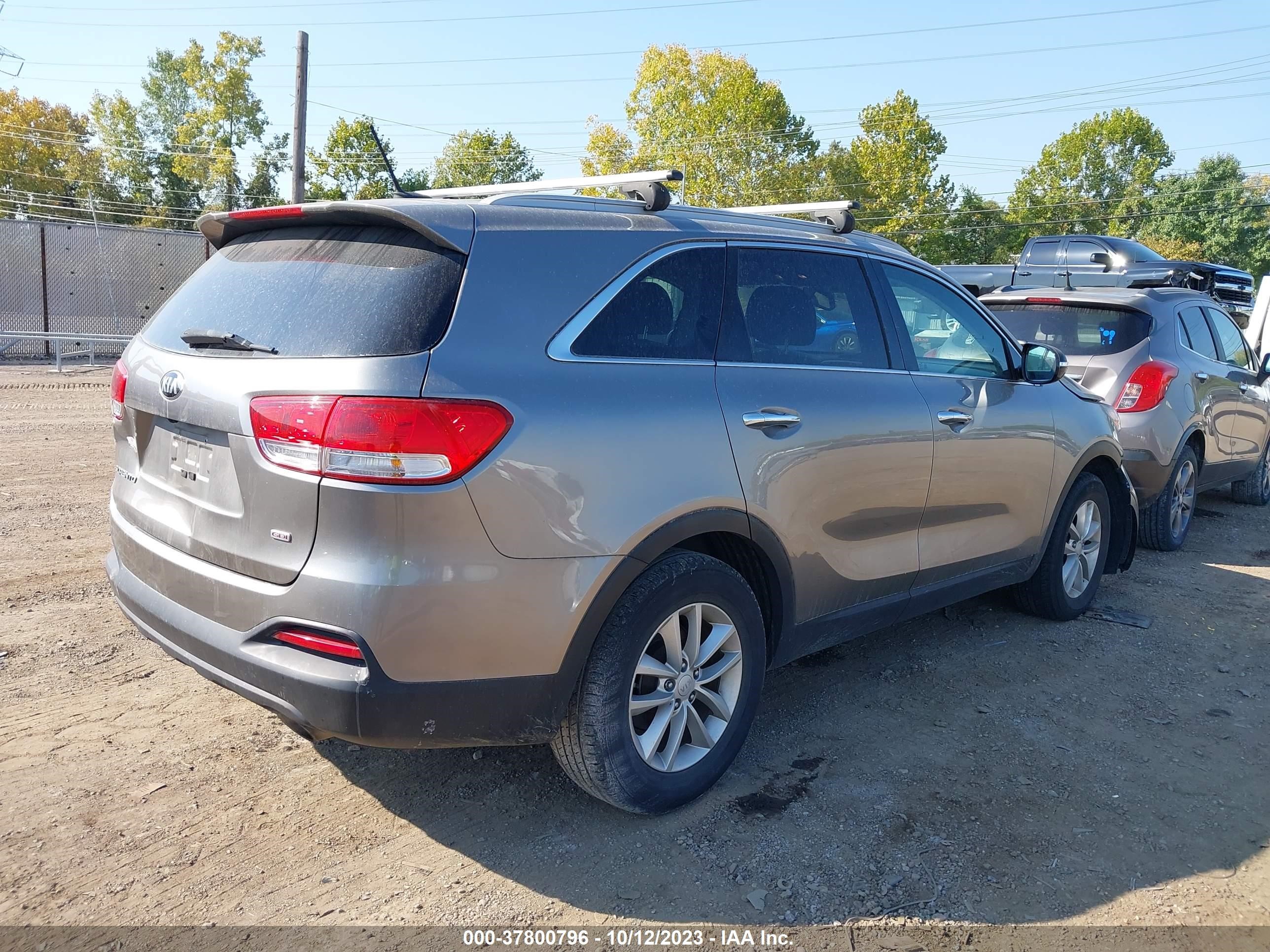 5XYPG4A30HG200750  kia sorento 2017 IMG 3