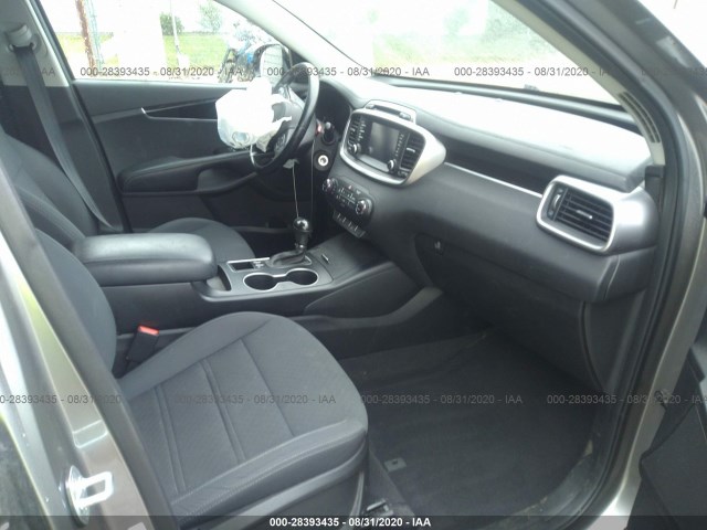 5XYPGDA33HG265155  kia sorento 2017 IMG 4