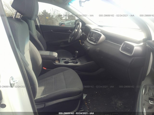 5XYPGDA39HG248098  kia sorento 2017 IMG 4